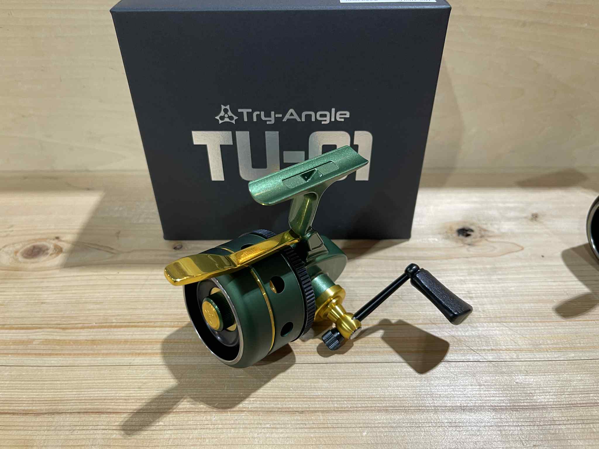 トライアングル　2026年新作　アンダースピンリール　TU-01v+ Green/Gold　送料込み